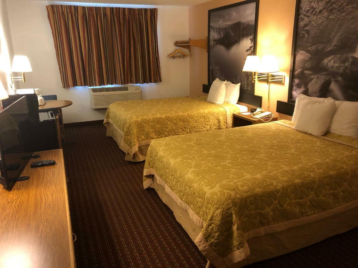 Super 8 By Wyndham The Dalles Or Zewnętrze zdjęcie